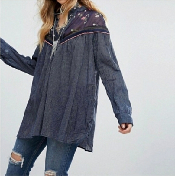 ✨HP✨Free People | Size XS 100% Cotton Blue Hearts & Colours Striped Tunic - Picture 3 of 10